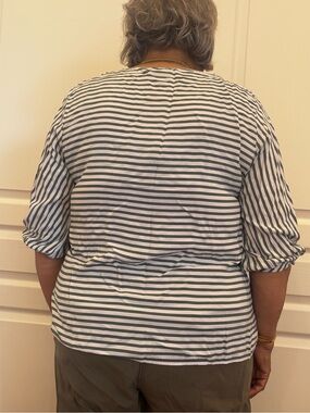 Classic Striped Long-Sleeve Crewneck Top in White and Green